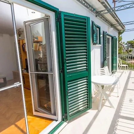 Apartament Rosea